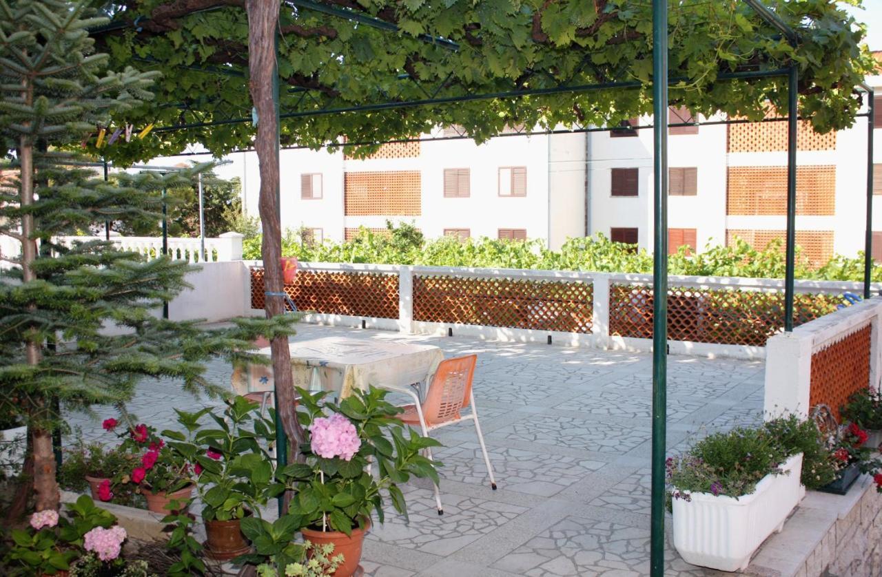 Apartments And Rooms With Parking Space Palit, Rab - 5061 Exteriör bild