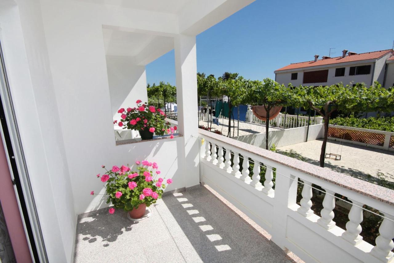 Apartments And Rooms With Parking Space Palit, Rab - 5061 Exteriör bild