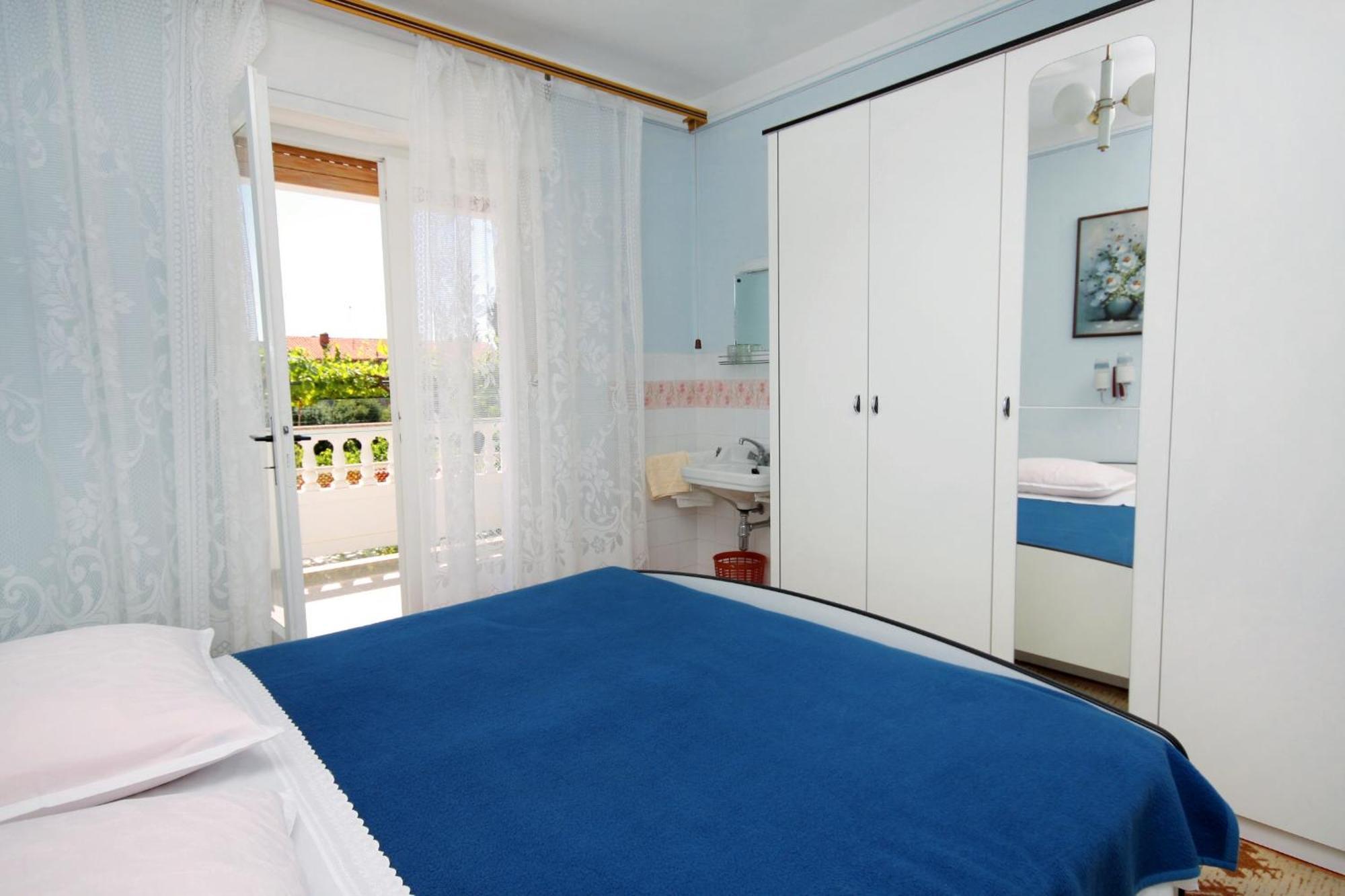 Apartments And Rooms With Parking Space Palit, Rab - 5061 Rum bild